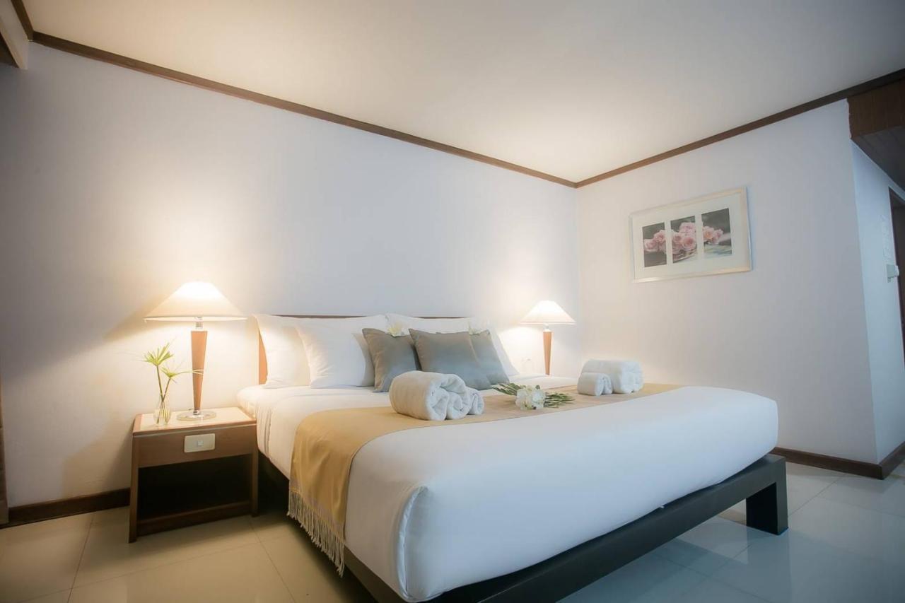 Friday Hotel Uttaradit Extérieur photo
