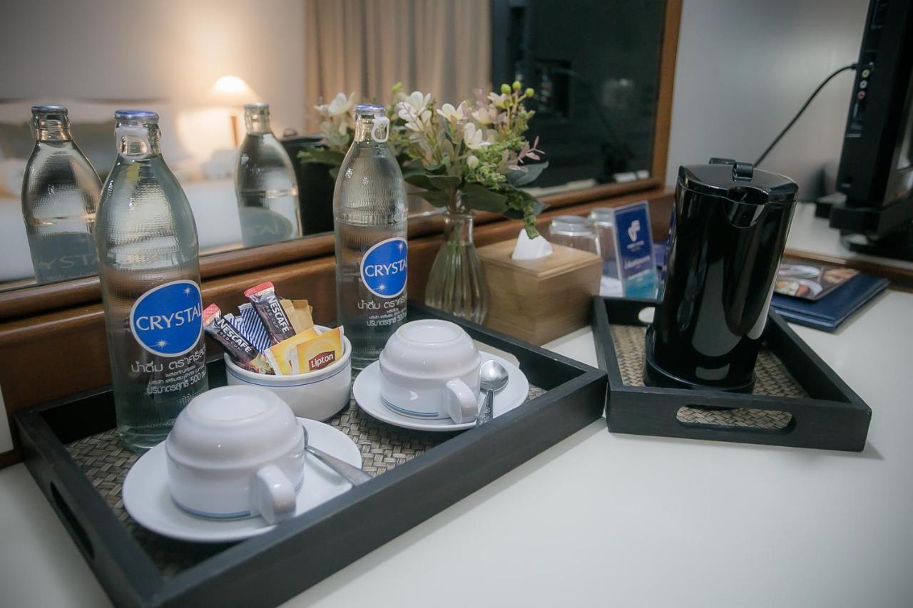 Friday Hotel Uttaradit Extérieur photo