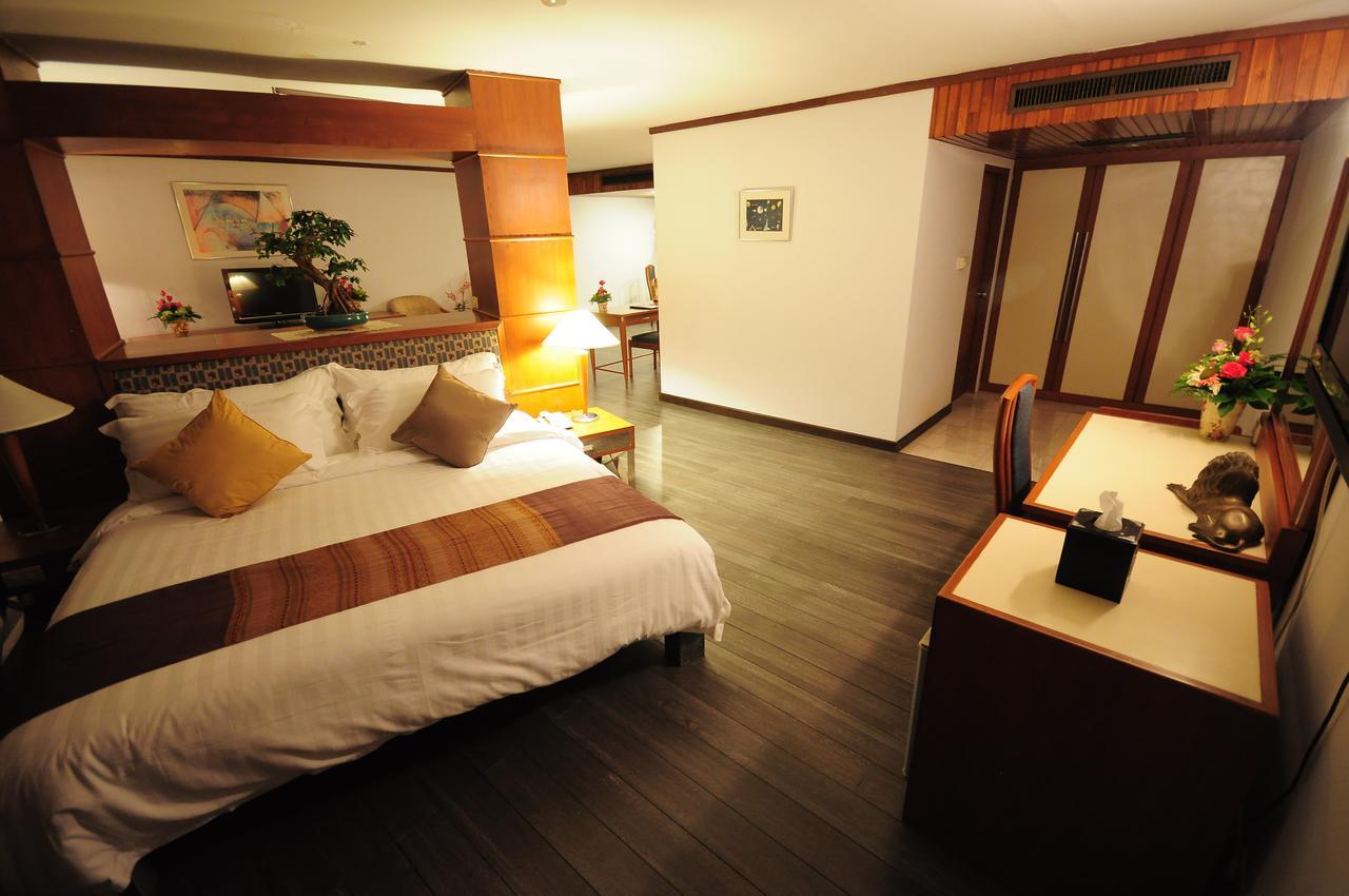 Friday Hotel Uttaradit Extérieur photo