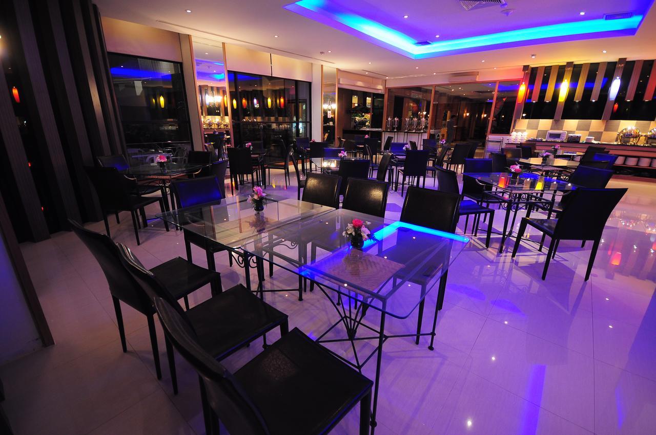 Friday Hotel Uttaradit Extérieur photo