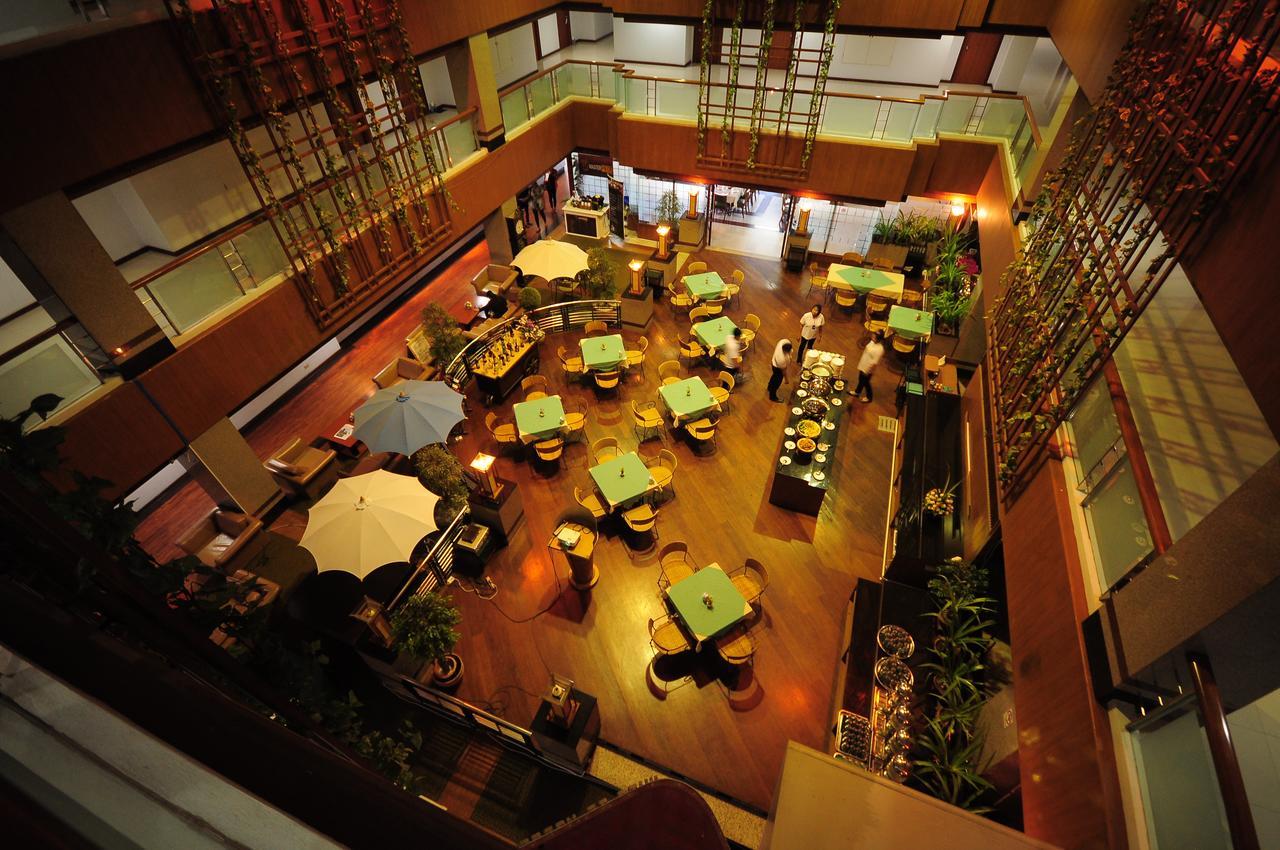 Friday Hotel Uttaradit Extérieur photo