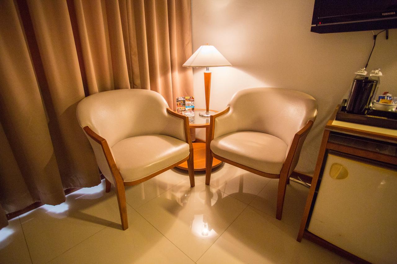 Friday Hotel Uttaradit Extérieur photo