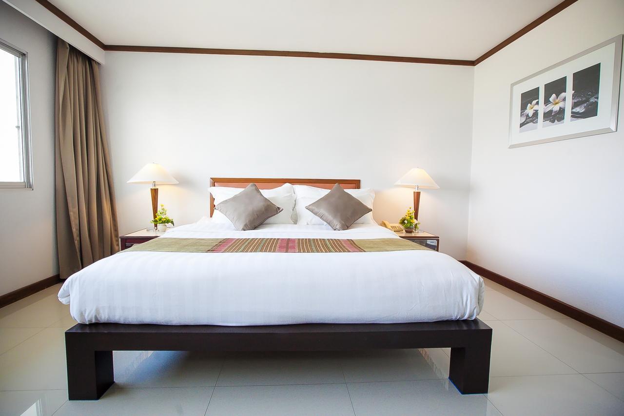 Friday Hotel Uttaradit Extérieur photo